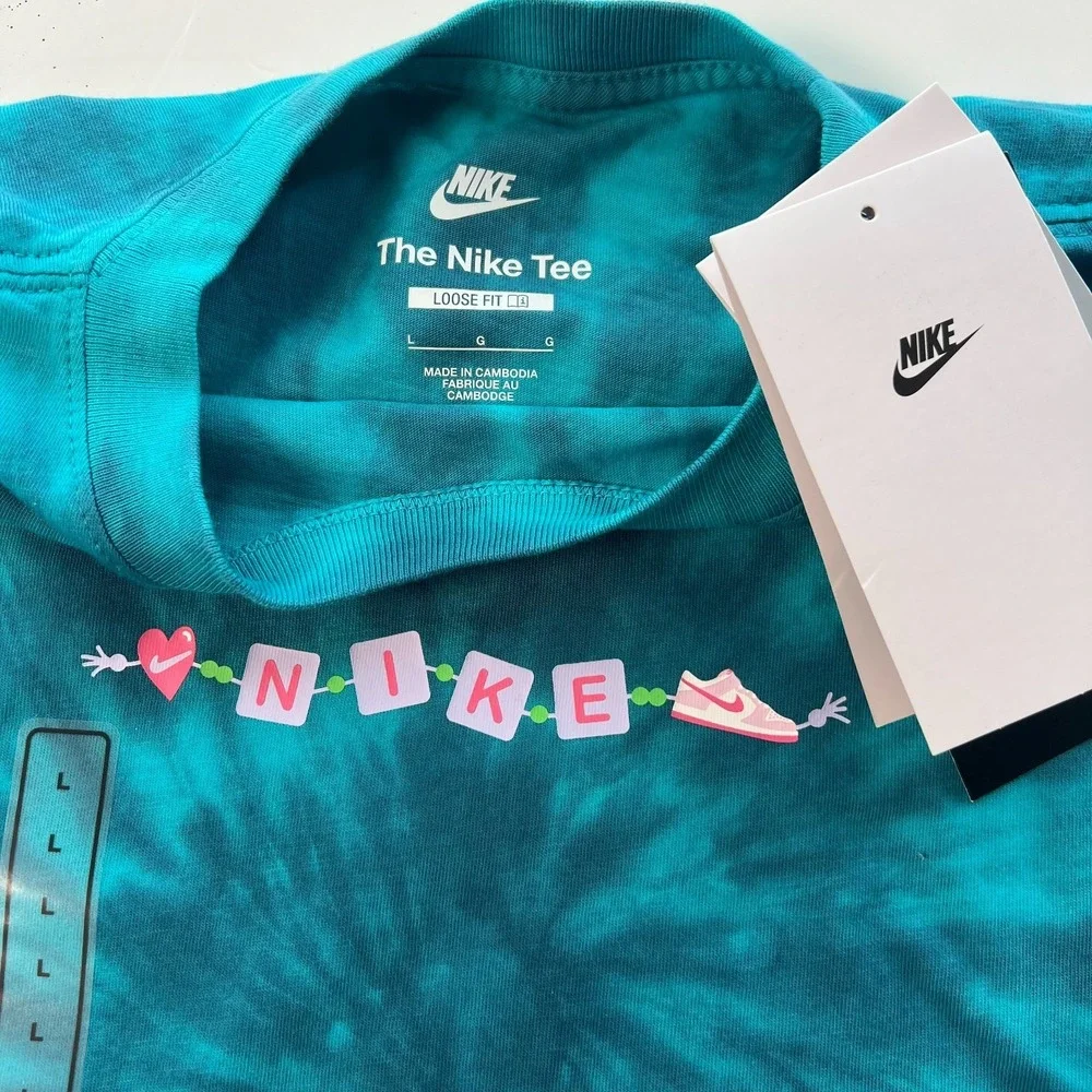 Nike Kids T-Shirt Size L Blue Short Sleeve Sport Casual Spiral Dye Loose Fit NWT